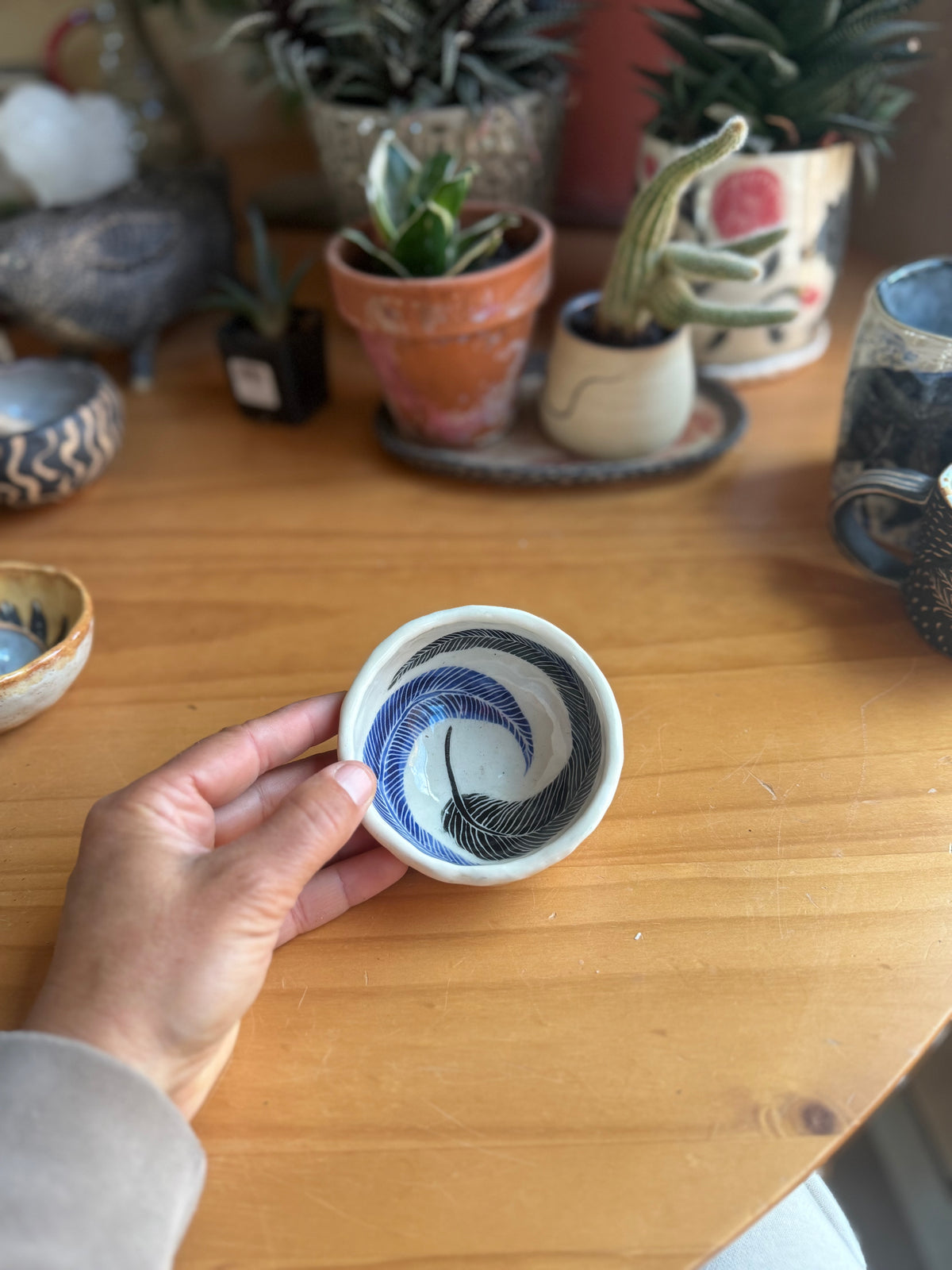 Feather bowl