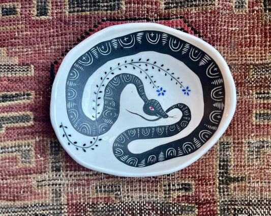 Red snake plate