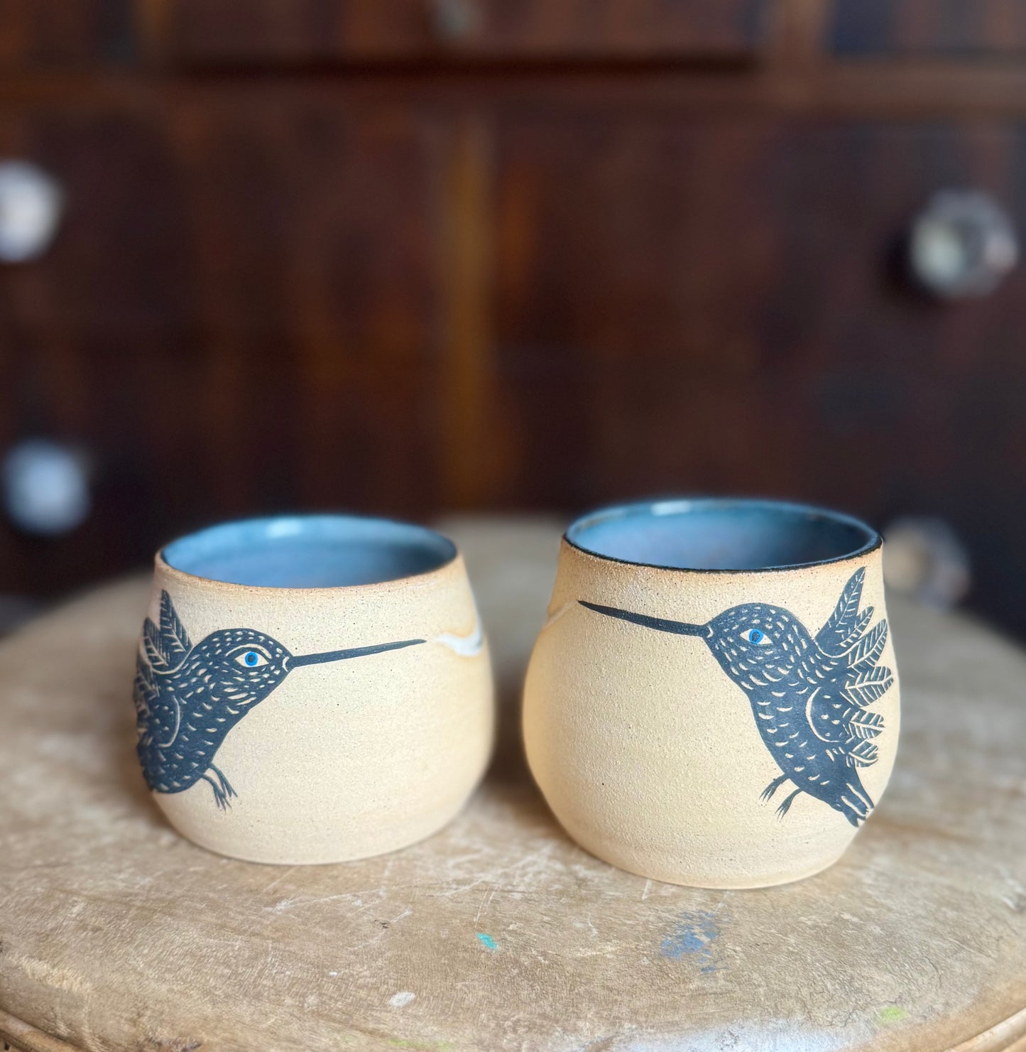 Pair o hummingbirds