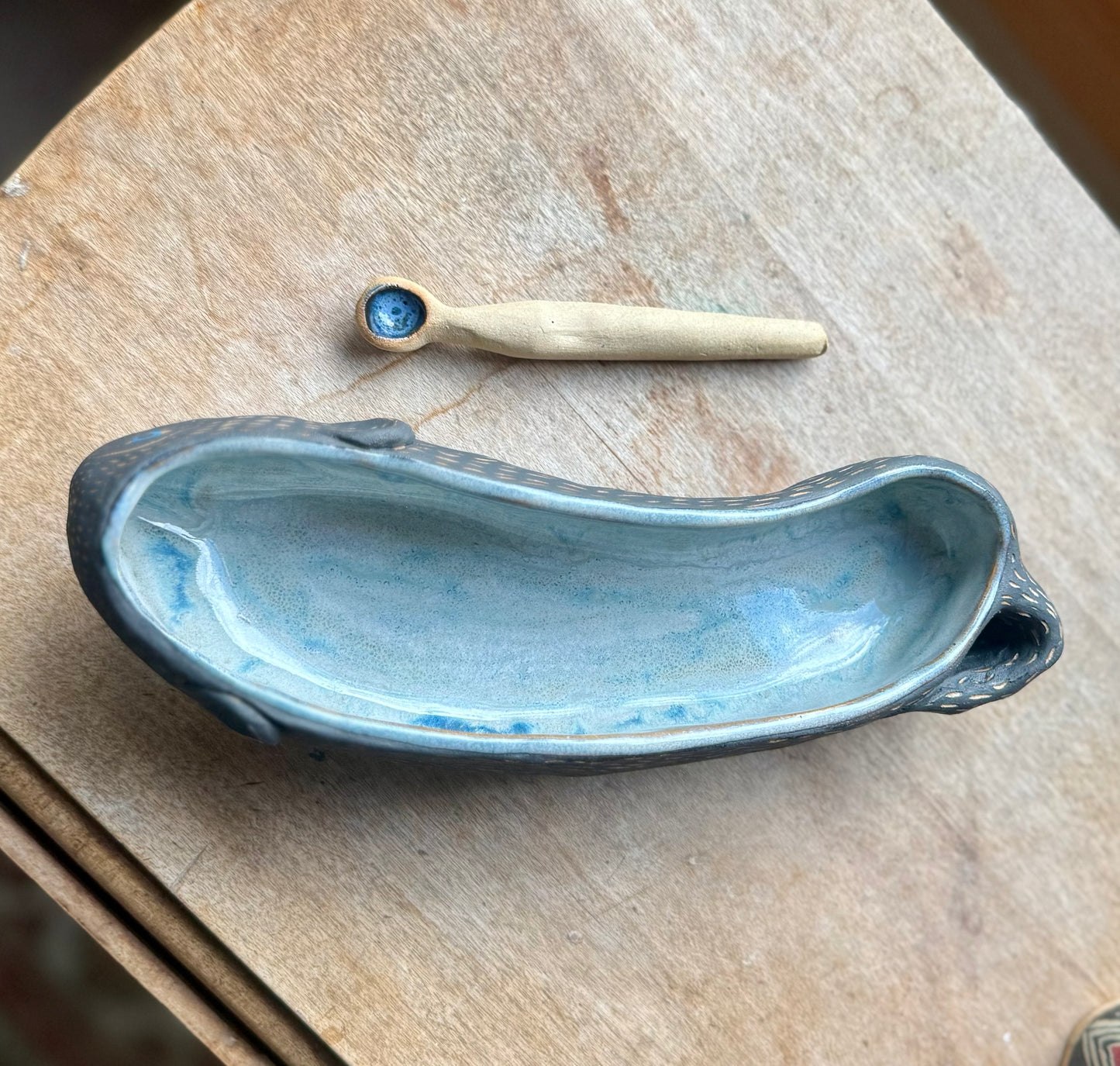 Medium size otter bowl