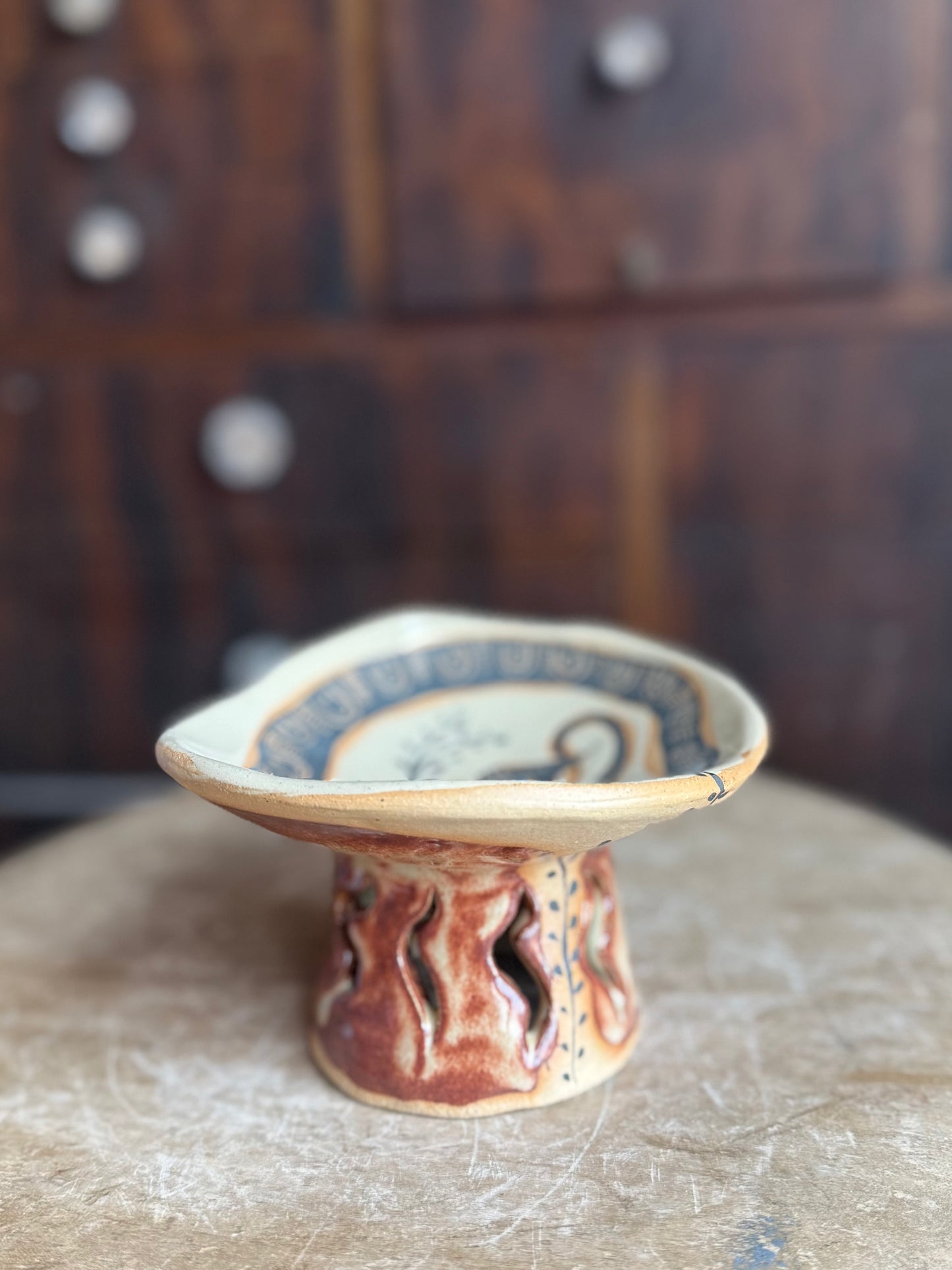 Elevated snake trinket dish